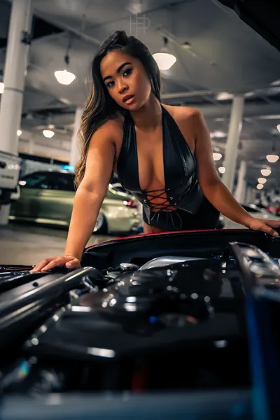 Editorial — engine bay lean